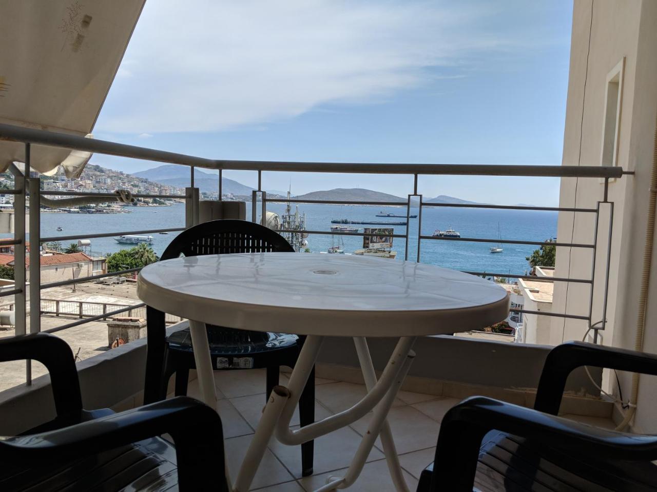 Seafront Apartment Саранда Экстерьер фото